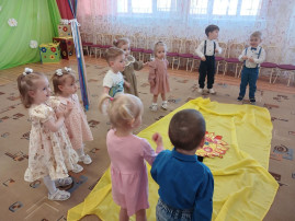 "Весна в гостях у малышей " "Весна в гостях у малышей ".